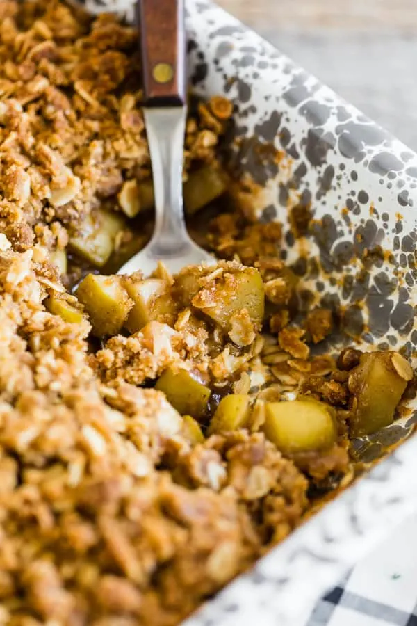 This brown butter vanilla bean apple crisp is the perfect addition to your fall dessert menu. Made with delicious fresh apples, tons of vanilla bean paste and crumbly crisp topping, you'll love this! 