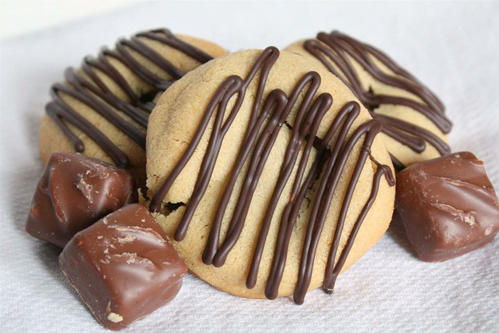 Peanut Butter Snickers Cookies by Nutmeg Nanny