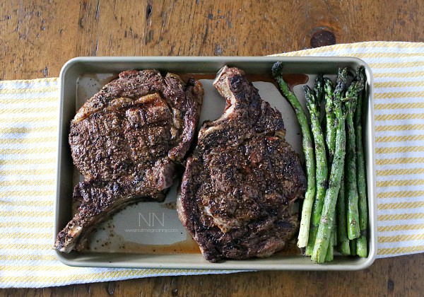 Have you always wondered how to grill the perfect steak? I got you covered! From the delicious butter and herb rub to the perfectly cooked inside. Hello summer!