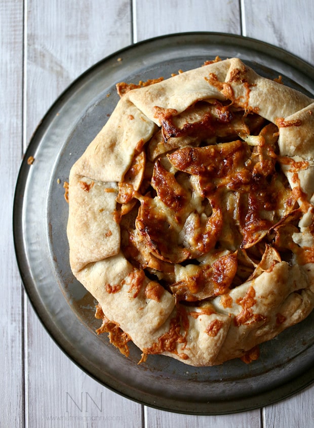This apple cheddar galette is the perfect combination of sweet and savory. So simple to make and perfect for breakfast or dessert.