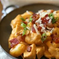 Chicken Bacon Pumpkin Gnocchi: This gnocchi dish is ready in under 30 minutes and is packed with perfectly cooked chicken and bacon in a creamy pumpkin sauce.
