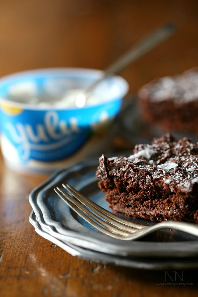 These dark chocolate yogurt brownies are packed full of dark chocolate flavor and a hint of tangy yogurt. Made with white whole wheat flour, coconut palm sugar and ready from start to finish in just 35 minutes. 