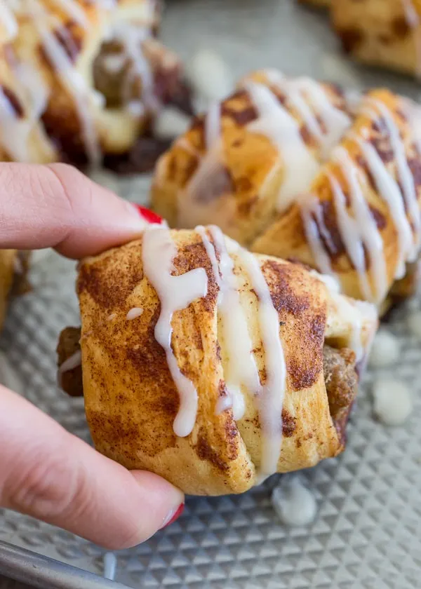 These totally simple 2 ingredient cinnamon roll wrapped sausages are just what your morning needs. Easy to make and the perfect sweet and savory bite.