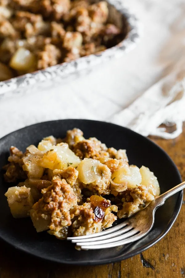 This rosemary Asian pear crisp is a fun twist to the normal fruit crisp. Packed full of sweet ripe Asian pears, golden raisins, minced rosemary and finished with a super crunchy oat topping. Perfect when served plain, sprinkled with powdered sugar or a big scoop of ice cream. 