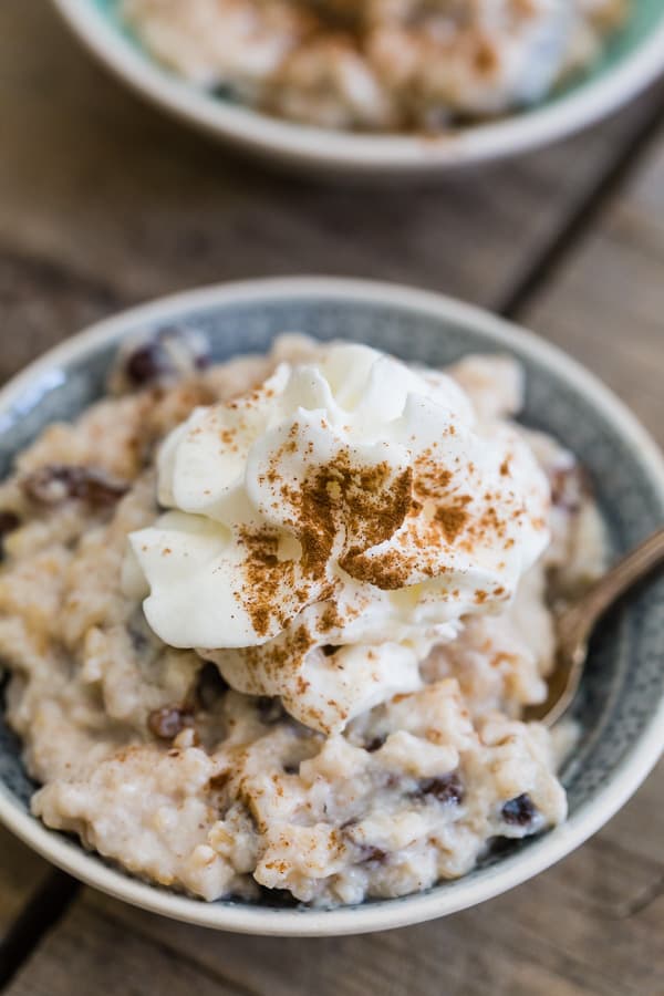 This vanilla bean brown rice pudding is lightly sweetened with maple syrup and flavored with vanilla bean and cinnamon. Instead of using eggs or cornstarch to thicken the pudding I used Vital Proteins grass-fed pasture raised beef gelatin. Super easy to make and packed full of delicious comforting flavor. 