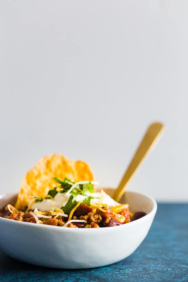 This chipotle ground turkey chili is packed full of healthy deliciousness with just a touch of chipotle pepper heat. Super simple to make and ready in just an hour! How simple is that?