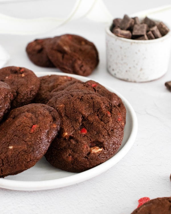 chocolate peppermint bark cookies are a white plate