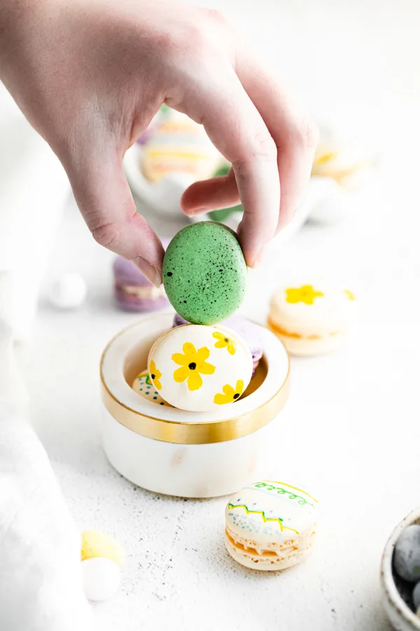 Easter Egg Macarons - a perfectly decorated spring macaron!