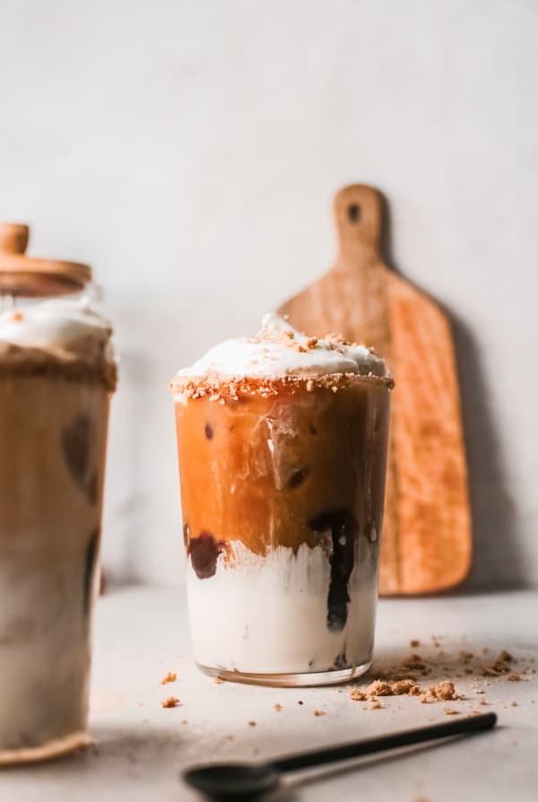 s'mores iced coffee in a glass. 